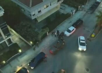 İstanbul merkezli 13 ilde sahte belgelerle vatandaşlık operasyonu: 73 gözaltı
