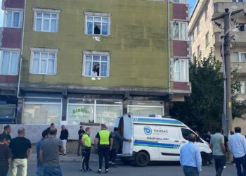 Tartıştığı eşini öldürüp, sabaha kadar başında bekledi