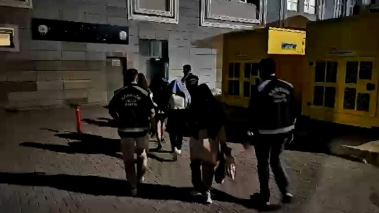 Samsun ve Eskişehir’de fuhuş operasyonu; 3 gözaltı