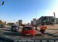 Motosikletin yayaya çarptığı kaza kamerada: 2 yaralı