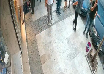 Kuyumcu dükkanında silahlı soygun girişimi: 2 yaralı
