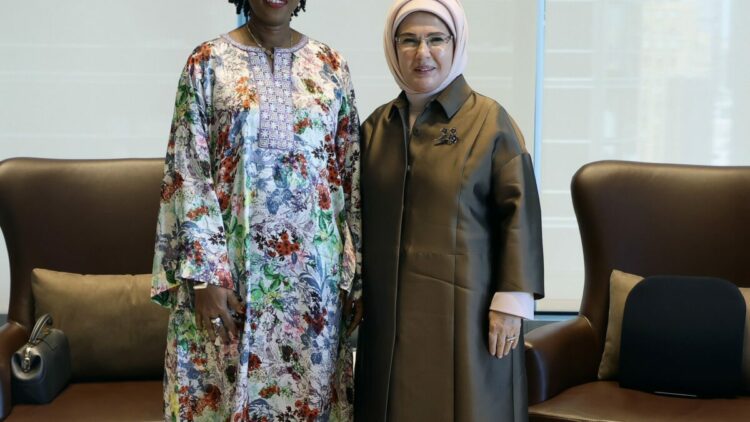 Emine Erdoğan, Sierra Leone Devlet Başkanı’nın eşi Fatima Maada Bio ile görüştü