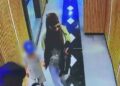 Avcılar'da hırsızlık için binaya giren 3 kadın şüpheli kamerada