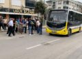 Özel halk otobüsünün çarptığı kadın ağır yaralandı