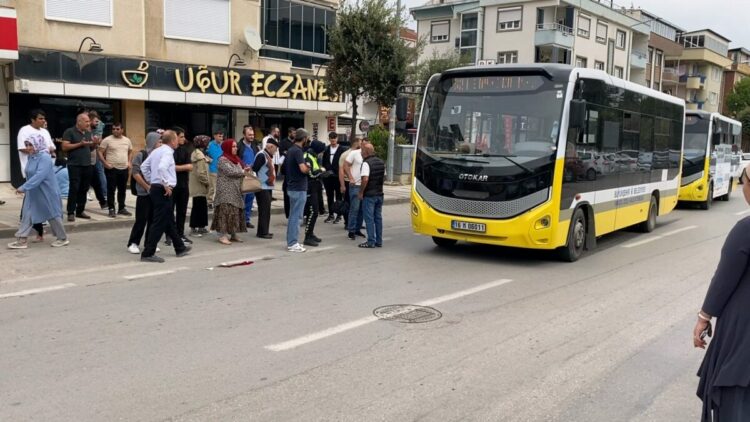 Özel halk otobüsünün çarptığı kadın ağır yaralandı