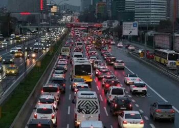 Rapor: İstanbul trafiği yılda 288 saate varan zaman kaybına neden oluyor