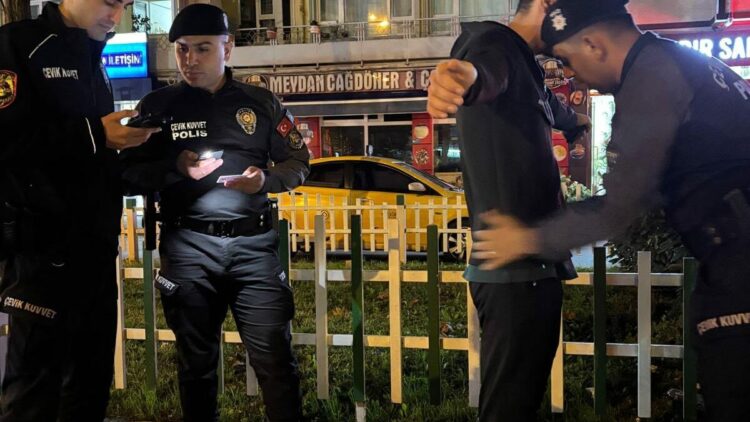 Bursa’da 1000 polisle huzur ve asayiş uygulaması