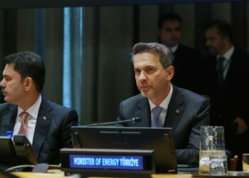 Bakan Bayraktar: Türkiye’nin daha rekabetçi bir enerji sistemine sahip olmasını hedefliyoruz