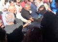 Üniversitenin başarısını ekmek arası dönerle kutladılar
