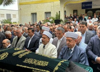 Eski İzmir Büyükşehir Belediye Başkanı Özfatura, toprağa verildi