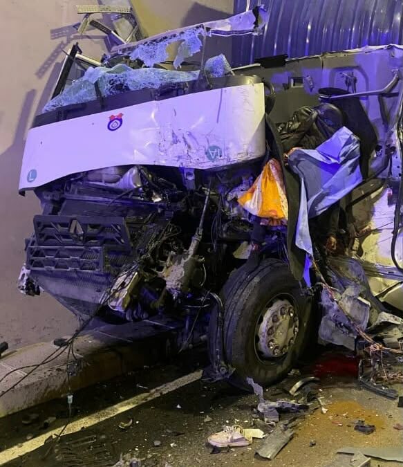 Artvin'de tünelde zincirleme kaza; 1 ölü, 2 yaralı