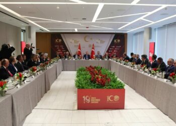 Bakan Bayraktar: Ülkemizi küresel bir enerji merkezine dönüştürme hedefimize doğru ilerliyoruz