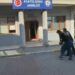 Eyüpsultan'da motosikletle polise çarpıp kaçan şüpheli yakalandı