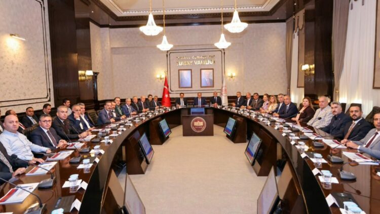 AK Parti'li Yazıcı, Hatay Valiliği'ni ziyaret etti