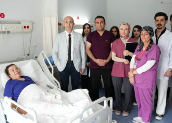 Karnından 15 kilo kitle çıkarıldı
