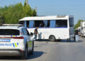 Servis midibüsü tur otobüsüne çarptı: 6 yaralı