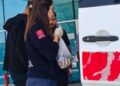 Kopan parmağı buz dolu poşetle hastaneye götürüldü