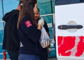 Kopan parmağı buz dolu poşetle hastaneye götürüldü
