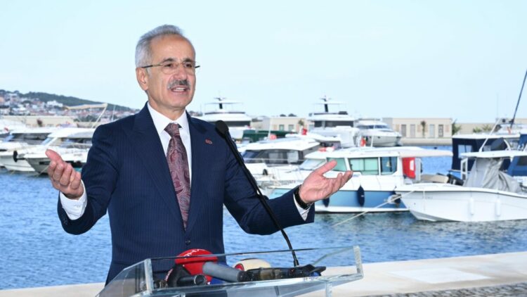 İlk yerli tarama gemisi 'UAB MAVİ VATAN' suya indirildi