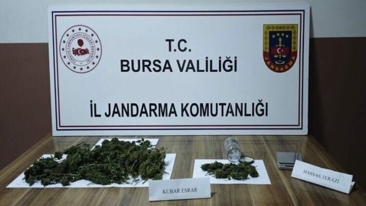 Bursa'da 1 kilo uyuşturucu ele geçirildi