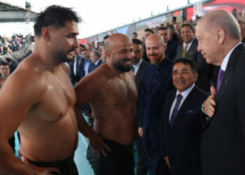 Cumhurbaşkanı Erdoğan, Yağlı Güreş Cumhurbaşkanlığı Kupası final mücadelelerini izledi