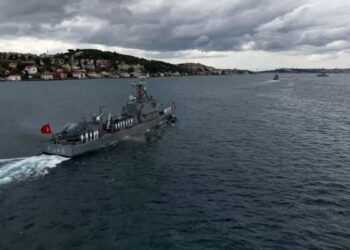 Preveze Deniz Zaferi’nin 488’inci yıl dönümünde İstanbul Boğazı’nda 15 gemiyle geçit töreni