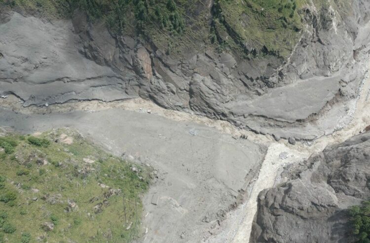 Nepal’de çığ düştü: 10 kişi kayıp