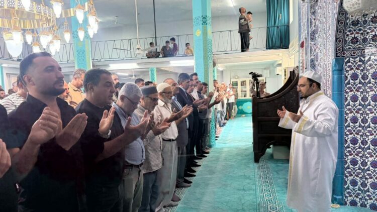 Girne'deki gemi kazasında kaybolan kardeşler için gıyabi cenaze namazı