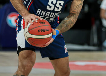Anadolu Efes - Beşiktaş: 95-81