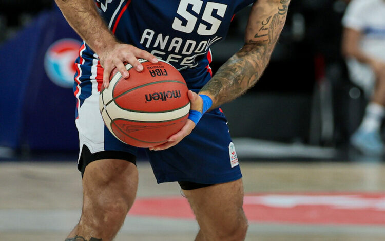 Anadolu Efes - Beşiktaş: 95-81