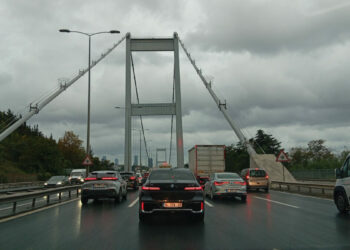 İstanbul'da haftanın ilk iş günü trafik yoğunluğu oluştu