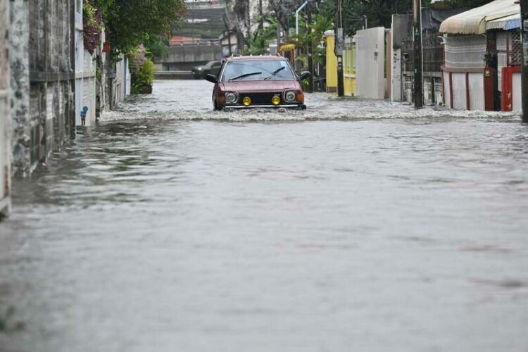 Tayland'da sel: 8 kişi hayatını kaybetti