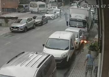 Kağıthane’de yeraltı elektrik kablolarında patlama: Aracını son anda kurtardı