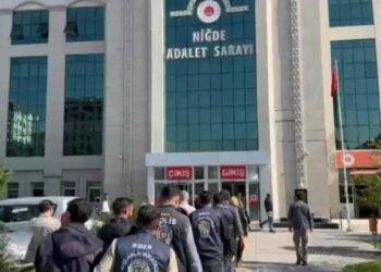 Yasa dışı bahis sitelerinde 1 milyar liralık işlem yapan 5 şüpheli tutuklandı