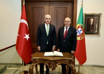 TBMM Başkanı Kurtulmuş, Lizbon Büyükelçiliği’ni ziyaret etti