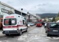 Kütahya'da oto galerinin çatısı yandı