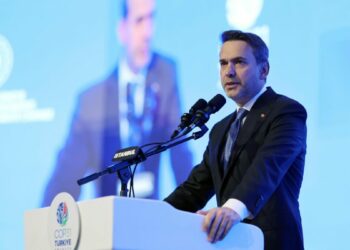 Bakan Bayraktar: Türkiye, petrol ve doğal gazda kendi kendine yeten bir ülke olacak