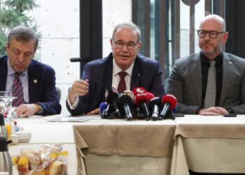 CHP'li Öztrak: Fon krizini araştırmak üzere Meclis'te komisyon kurulmalı