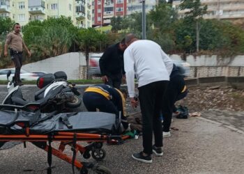 Bursa'da devrilen motosikletin sürücüsü ağır yaralandı