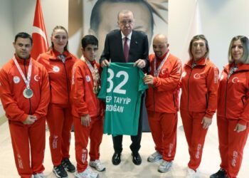 Cumhurbaşkanı Erdoğan, Türkiye Özel Sporcular Spor Federasyonu temsilcilerini kabul etti