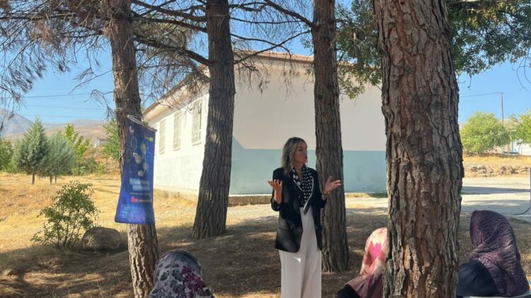 TİKAV, 'Kuşaktan Kuşağa Konuşuyoruz’ projesiyle kırsaldaki kadınlarla buluştu