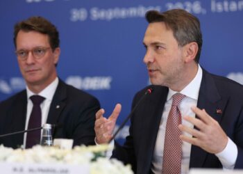 Bakan Bayraktar: Tamamen enerji bağımsızlığına sahip bir Türkiye nihai vizyonumuzdur