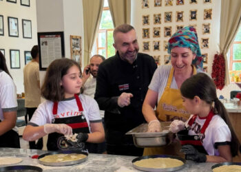 Hakkı Akdeniz, Diyarbakır’da ücretsiz 'pizza okulu' açtı