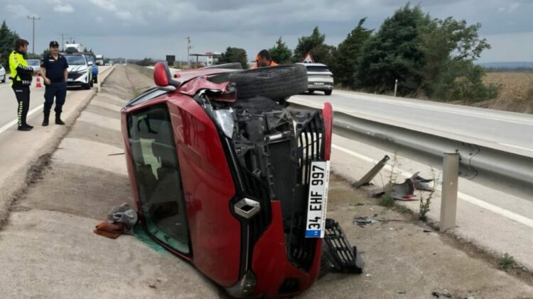 Bursa'da otomobil yol kenarındaki kanala düştü : 1 yaralı