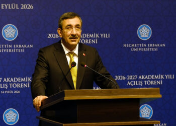 Cevdet Yılmaz’dan gençlere dikkat çeken mesaj: “Sosyal medya aslında asosyal medya”