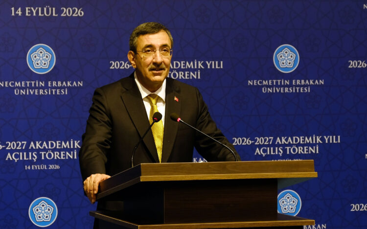 Cevdet Yılmaz’dan gençlere dikkat çeken mesaj: “Sosyal medya aslında asosyal medya”