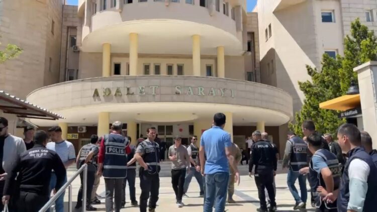 Şanlıurfa’da sopayla darpa tutuklama
