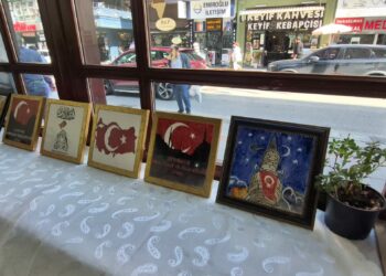 Şehit anneleri ve gazi eşlerinden seramik sergisi