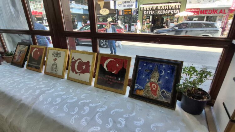 Şehit anneleri ve gazi eşlerinden seramik sergisi