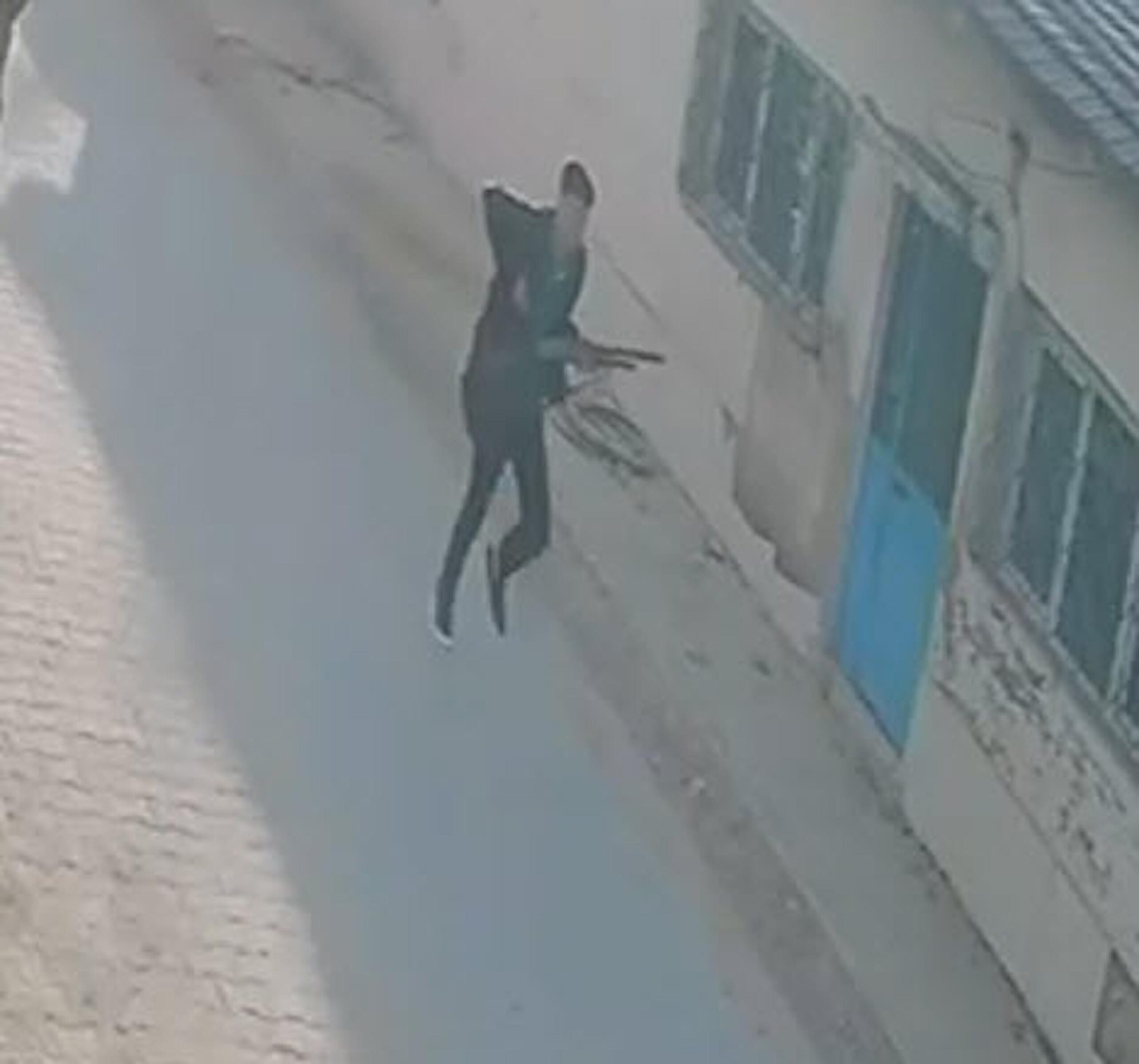 Manisa’da okul yakınında silahlı saldırı; 11 yaralı